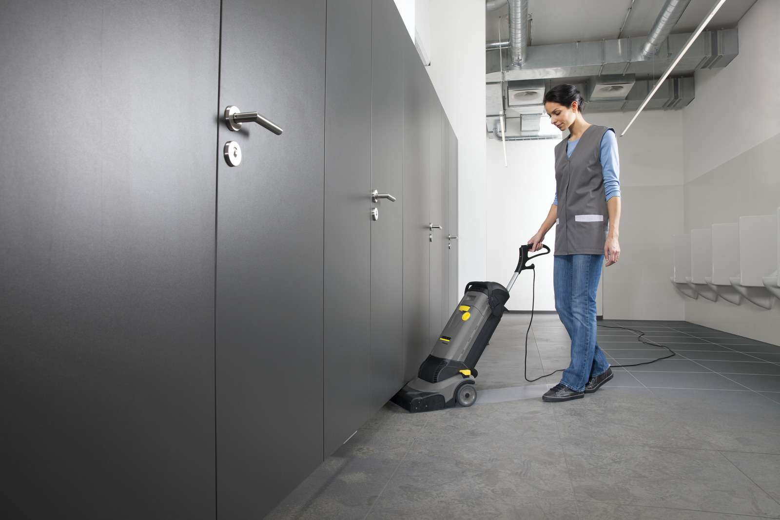 Lavapavimenti professionale BR 30/4 C Karcher